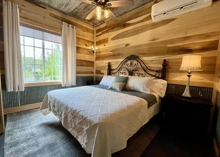 Hot Tub, Screened Porch, Dead-end Road Landhaus *