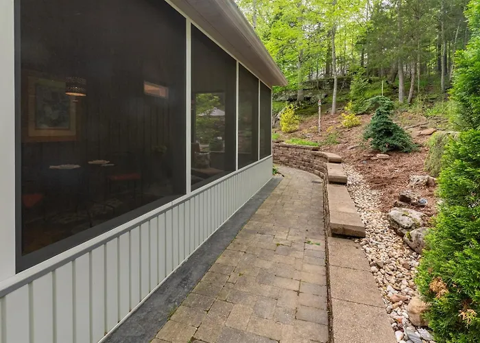 Hot Tub, Screened Porch, Dead-end Road Goreville