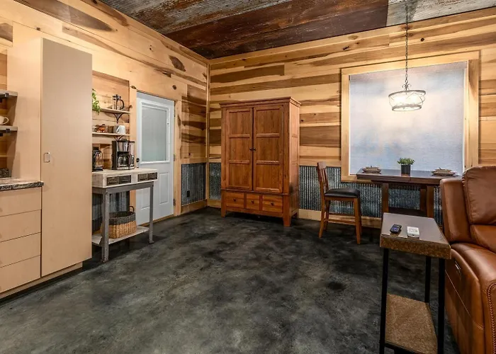Hot Tub, Screened Porch, Dead-end Road Landhaus